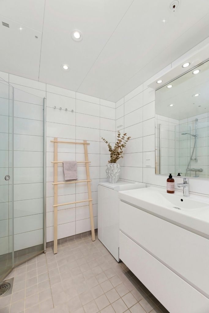 bathroom wall decor ideas