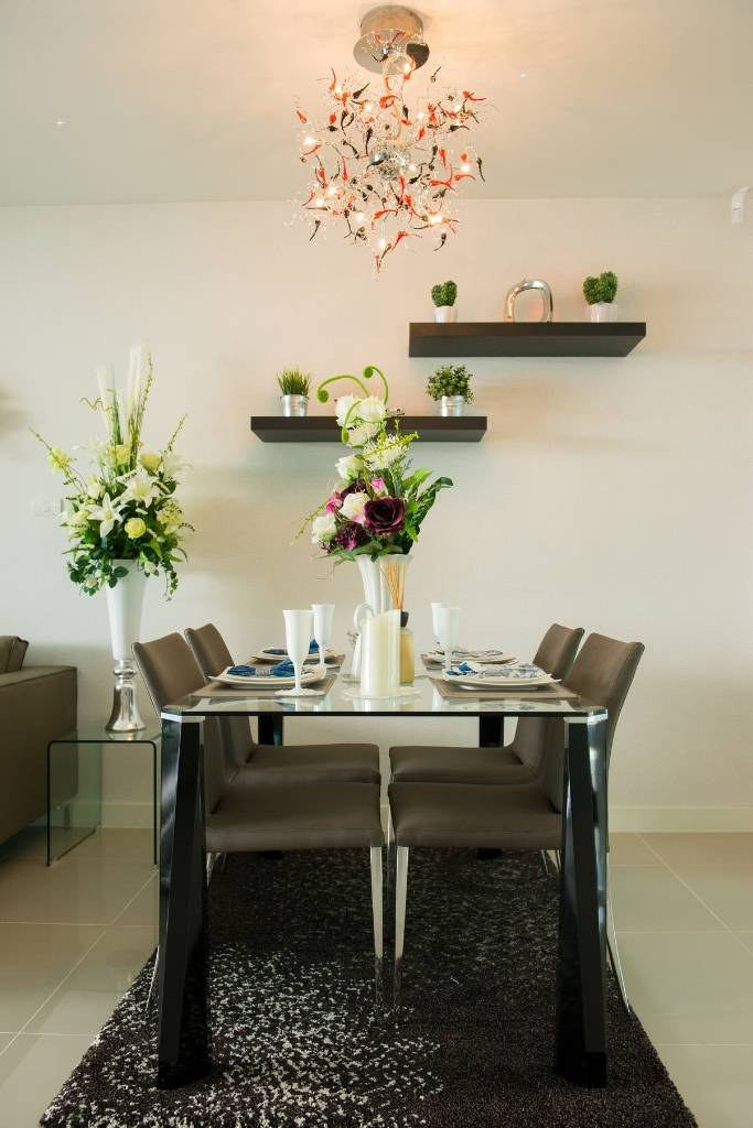 Dining Room Table Decor