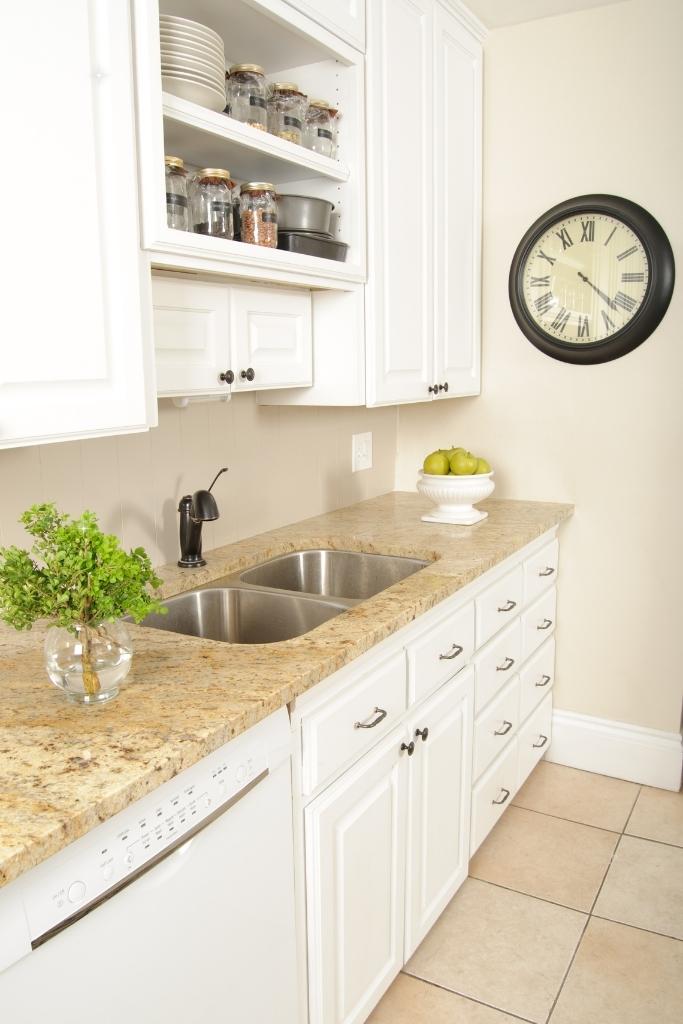 Simple Kitchen Decor