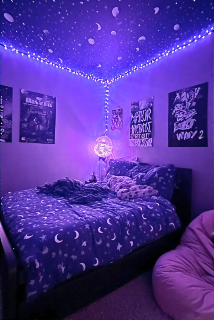 teenage girl bedroom